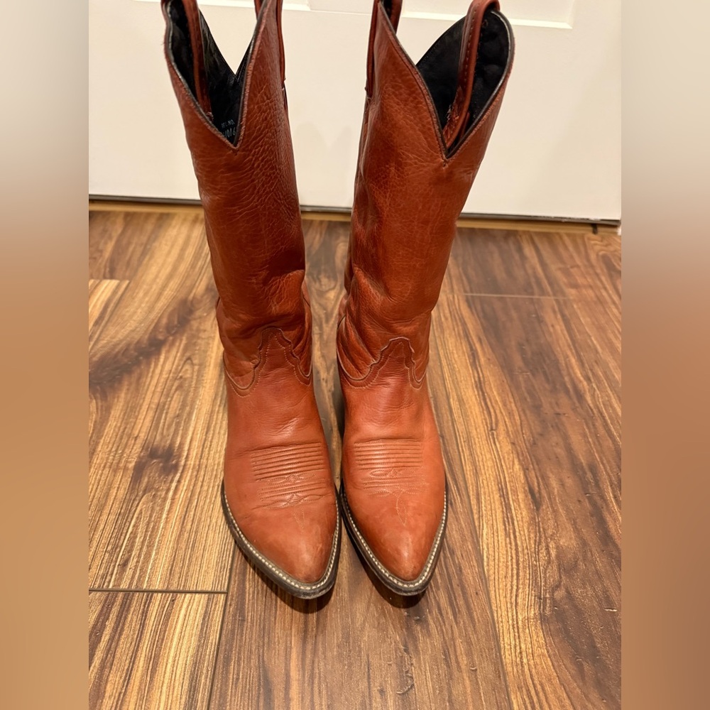 Tony Lama boots size 8